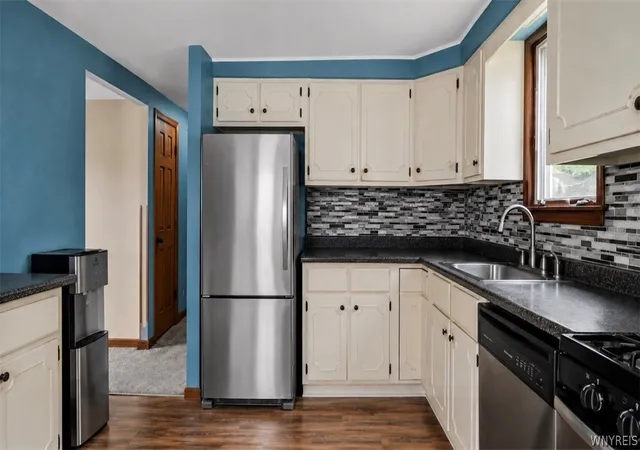 Homes for sale in Buffalo, NY | 390 Roesch Ave, Buffalo, NY 14207 | MLS# B1686182