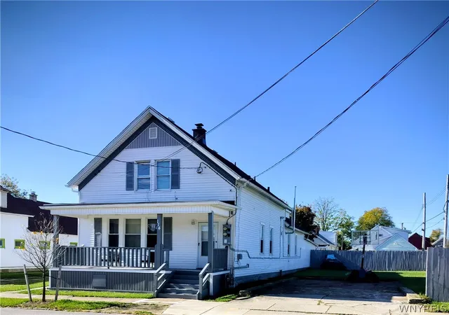 1st image of 114 Lombard St, Buffalo, NY 14212 | MLS# B1686426