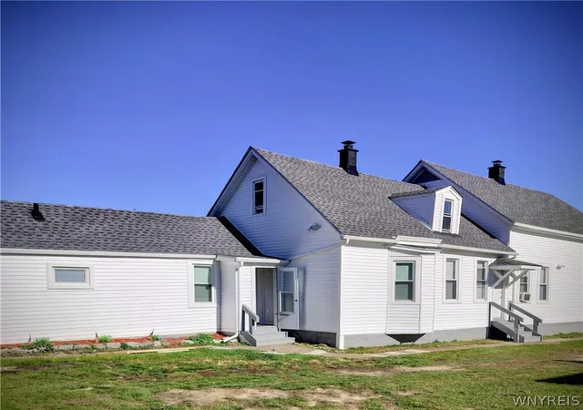 3rd image of 114 Lombard St, Buffalo, NY 14212 | MLS# B1686426