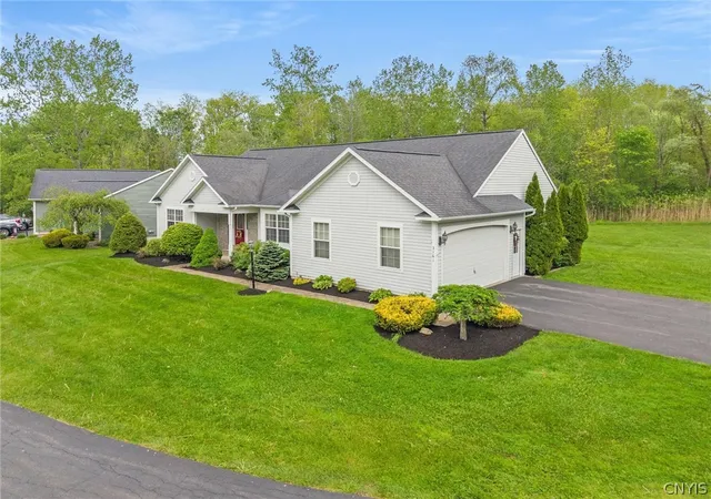 2nd image of 3161 Captiva Ct, Lysander, NY 13027 | MLS# S1681081