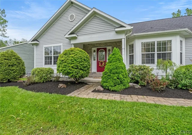4th image of 3161 Captiva Ct, Lysander, NY 13027 | MLS# S1681081
