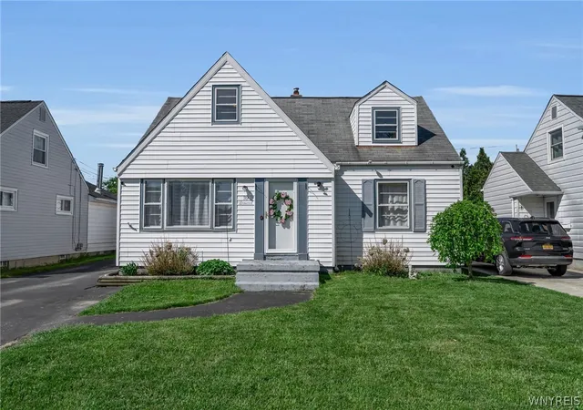 1st image of 39 Leawood Dr, Tonawanda, NY 14150 | MLS# B1685288