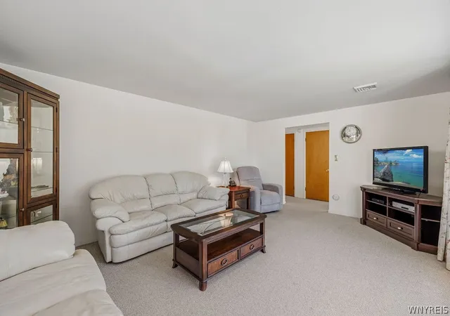 3rd image of 558 Applewood Dr, Porter, NY 14174 | MLS# B1682194