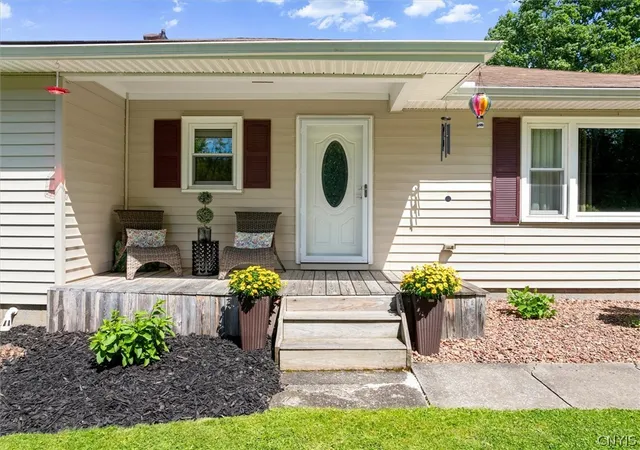 Homes for sale in Westmoreland, NY | 6388 Lower Lawrence St, Westmoreland, NY 13440 | MLS# S1686181