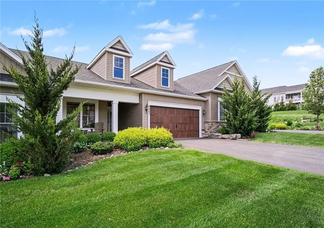 Homes for sale in Canandaigua, NY | 4063 St James Pkwy, Canandaigua, NY 14424 | MLS# R1686037