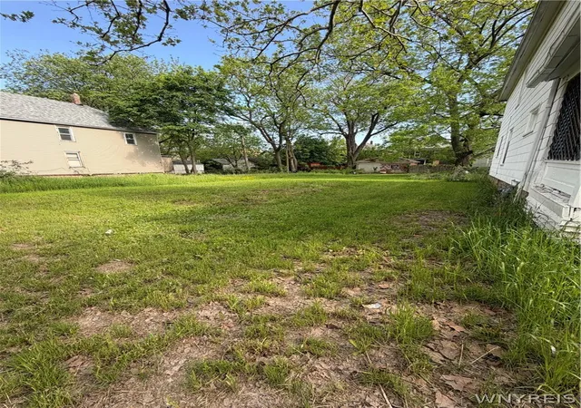 2nd image of 1639 Weston Ave, Niagara Falls, NY 14305 | MLS# B1682976