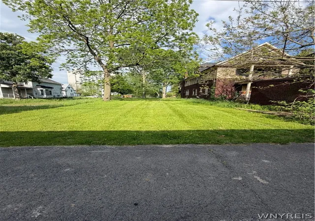 4th image of 736 8th St, Niagara Falls, NY 14301 | MLS# B1682781
