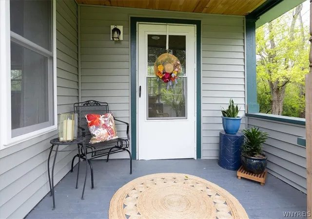 3rd image of 953 Lawrence Ave, East Aurora, NY 14052 | MLS# B1686585