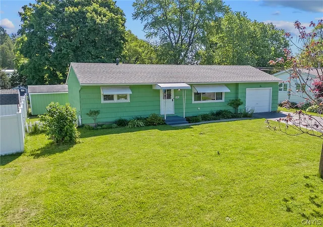 Homes for sale in De Witt, NY | 101 Stillwell Cir, De Witt, NY 13057 | MLS# S1685059
