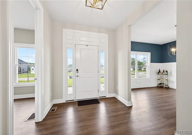 5th image of 4 Wentworth Dr, Orchard Park, NY 14127 | MLS# B1686306