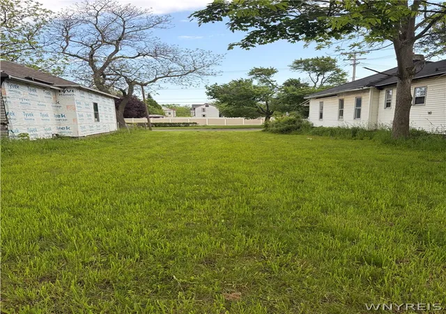 4th image of 1304 Garden Ave, Niagara Falls, NY 14305 | MLS# B1682653