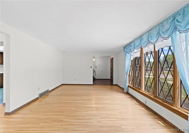 3rd image of 200 Foxpoint W, Buffalo, NY 14221 | MLS# B1685156