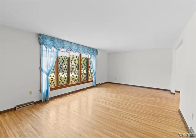 5th image of 200 Foxpoint W, Buffalo, NY 14221 | MLS# B1685156