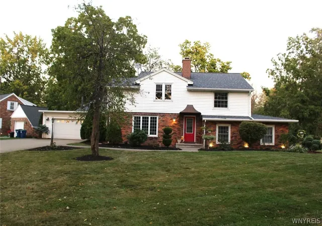 Homes for sale in Amherst, NY | 4000 Main Street Street, Amherst, NY 14226 | MLS# B1686342