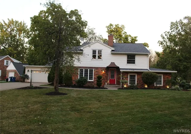 Homes for sale in Amherst, NY | 4000 Main Street Street, Amherst, NY 14226 | MLS# B1686342