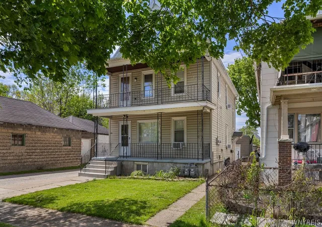 Photo 3 of Sale Pending at 816 22nd Street, Niagara Falls, NY 14301 | MLS# B1686160 | Listing updated on 2026-06-26