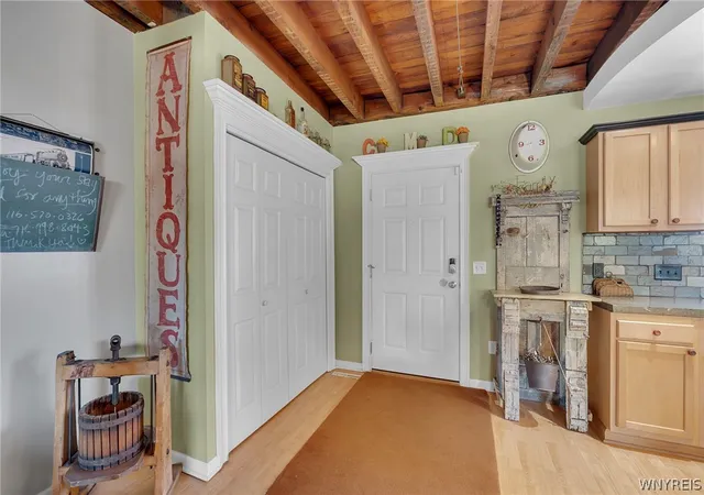 Photo 4 of Single family home for sale at 402 Cayuga Rd, Buffalo, NY 14225 | MLS# B1686179 | Listing updated on 2026-06-08