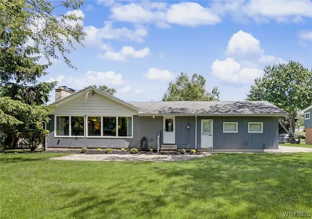 Homes for sale in Amherst, NY | 249 W Maplemere Rd, Amherst, NY 14221 | MLS# B1686153