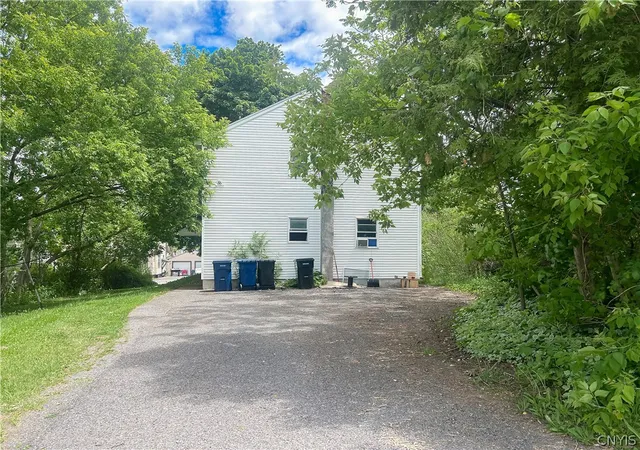 14th image of 389 Lillian Ave, Syracuse, NY 13206 | MLS# S1685596