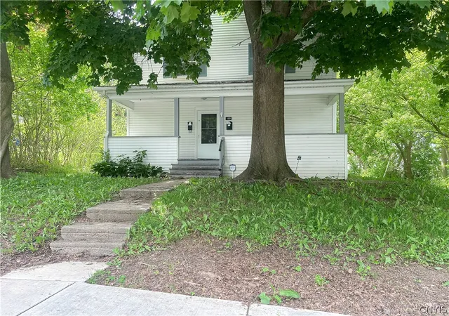 2nd image of 389 Lillian Ave, Syracuse, NY 13206 | MLS# S1685596