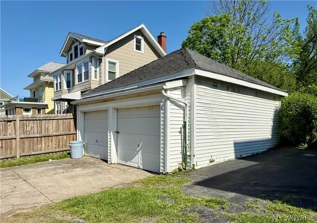 Homes for sale in Buffalo, NY | 206 Saranac Ave, Buffalo, NY 14216 | MLS# B1686637