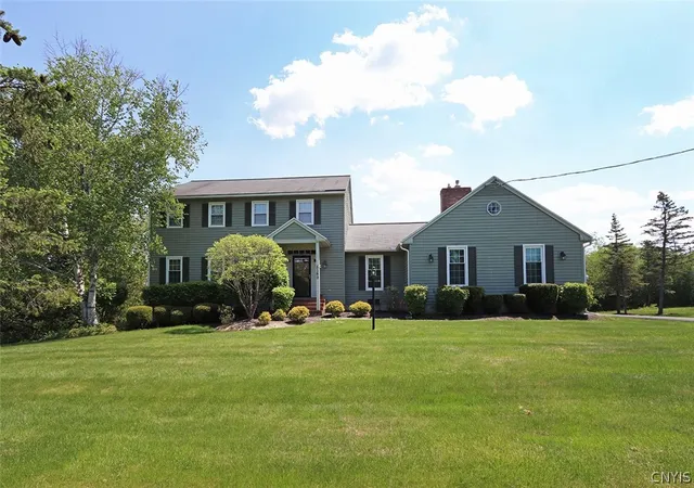 Homes for sale in Manlius, NY | 5180 Fairlawn Dr, Manlius, NY 13066 | MLS# S1685375