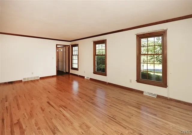Homes for sale in Manlius, NY | 5180 Fairlawn Dr, Manlius, NY 13066 | MLS# S1685375