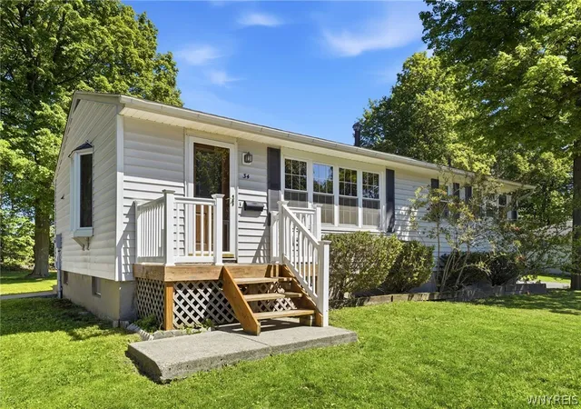 Homes for sale in Newstead, NY | 34 Crescent Dr, Newstead, NY 14001 | MLS# B1686698