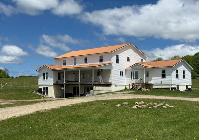 3rd image of 154 Kipp St, Sherman, NY 14781 | MLS# R1686731