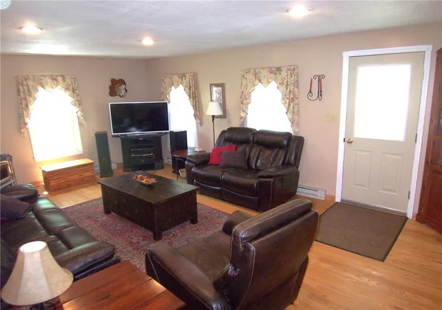 Homes for sale in Palmyra, NY | 1014 Cornwall Rd, Palmyra, NY 14522 | MLS# R1685443