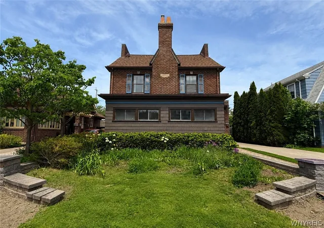 Homes for sale in Niagara Falls, NY | 664 Orchard Pkwy, Niagara Falls, NY 14301 | MLS# B1683977