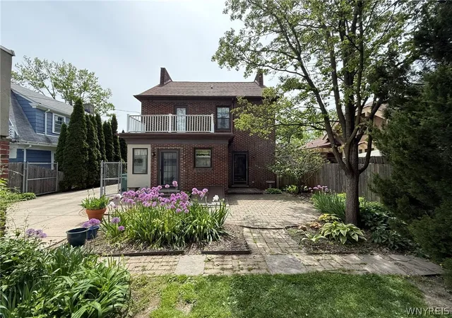 Homes for sale in Niagara Falls, NY | 664 Orchard Pkwy, Niagara Falls, NY 14301 | MLS# B1683977