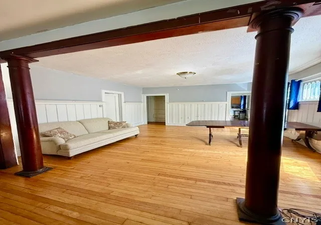 3rd image of 719 Euclid Ave, Syracuse, NY 13210