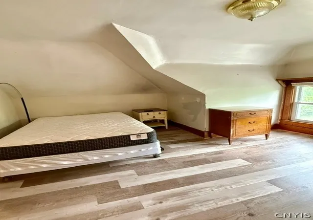 2nd image of 709 Clarendon St, Syracuse, NY 13210