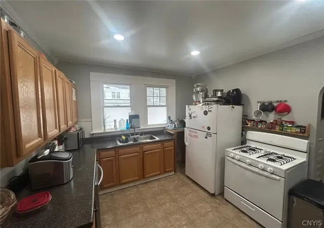 5th image of 874 Ackerman Ave, Syracuse, NY 13210 | MLS# S1686150