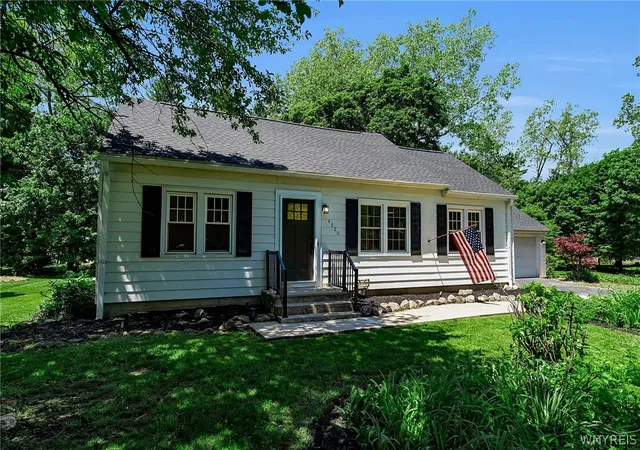 Homes for sale in Clarence, NY | 4620 Ransom Rd, Clarence, NY 14031 | MLS# B1686692