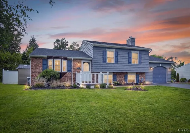 Homes for sale in New Hartford, NY | 7 Clintonview Rd, New Hartford, NY 13413 | MLS# S1685600