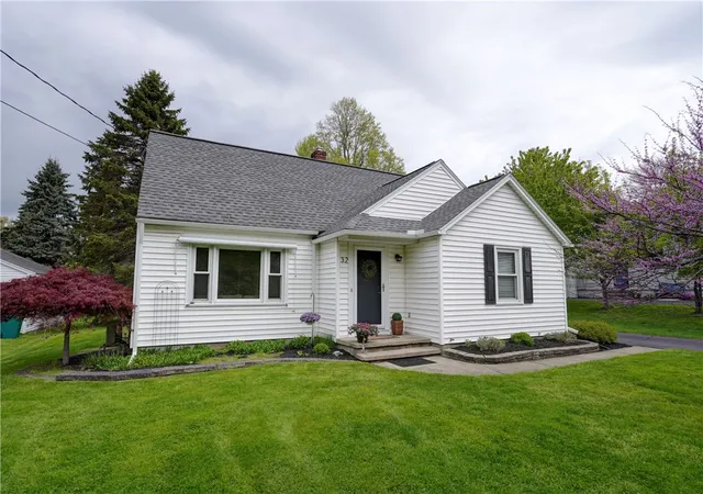 Homes for sale in Penfield, NY | 32 Rossman Dr, Penfield, NY 14580 | MLS# R1684624