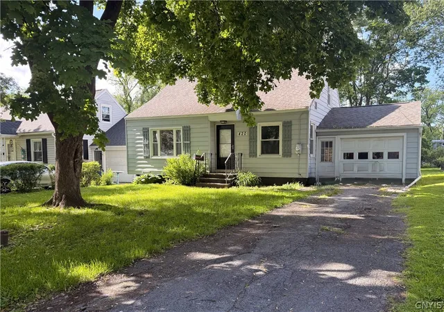 3rd image of 420 Richfield Blvd, Salina, NY 13211 | MLS# S1683744