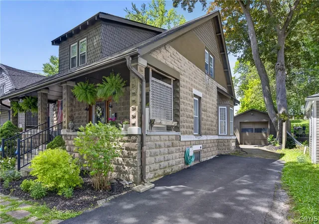 3rd image of 37 Virginia St, Lysander, NY 13027 | MLS# S1686657