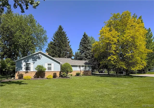 1st image of 4635 Hedgewood Dr, Buffalo, NY 14221 | MLS# B1686549