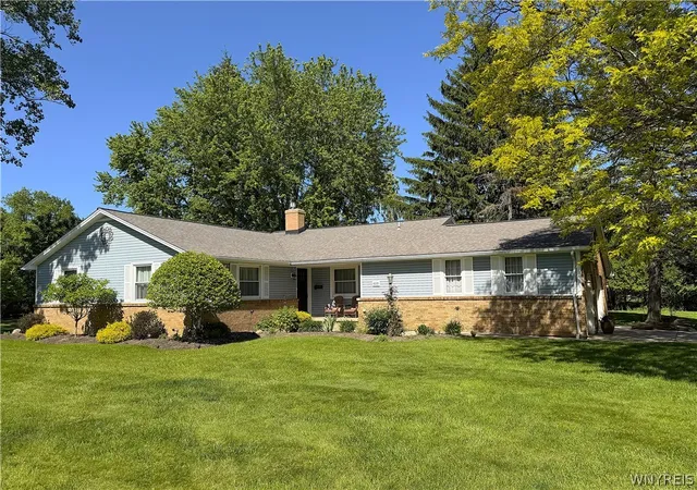 2nd image of 4635 Hedgewood Dr, Buffalo, NY 14221 | MLS# B1686549