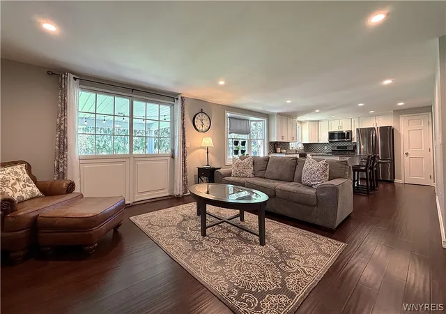 3rd image of 4635 Hedgewood Dr, Buffalo, NY 14221 | MLS# B1686549