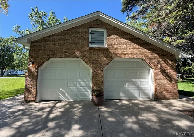 41st image of 4635 Hedgewood Dr, Buffalo, NY 14221 | MLS# B1686549