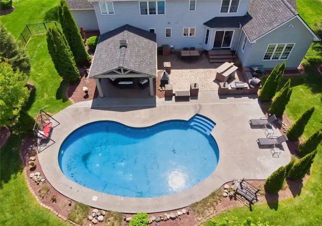 3rd image of 746 Hailey Dr, Webster, NY 14580 | MLS# R1686014
