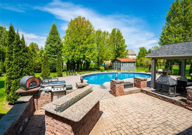 4th image of 746 Hailey Dr, Webster, NY 14580 | MLS# R1686014