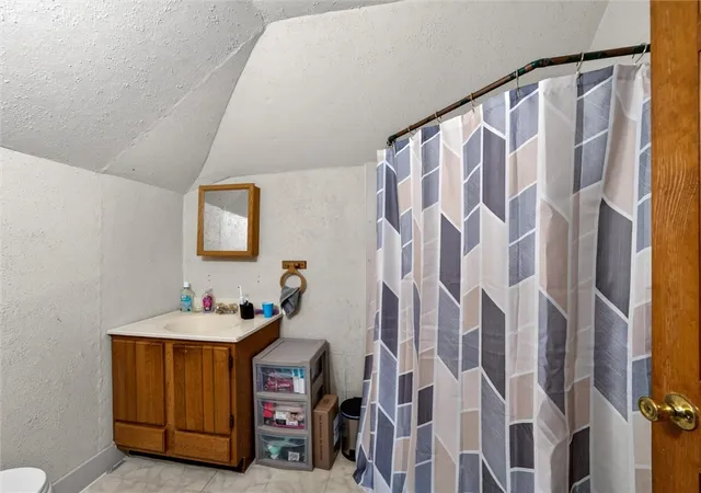 46th image of 40 E Main St, Avon, NY 14414 | MLS# R1686567