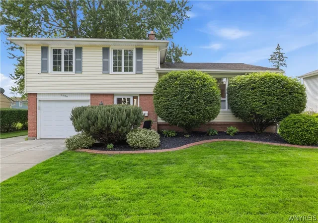 1st image of 1298 Harvard Ave, North Tonawanda, NY 14120 | MLS# B1686389