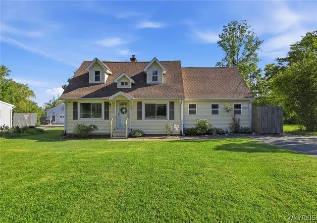 Homes for sale in Hamburg, NY | 2940 Cloverbank Road, Hamburg, NY 14075 | MLS# B1686184