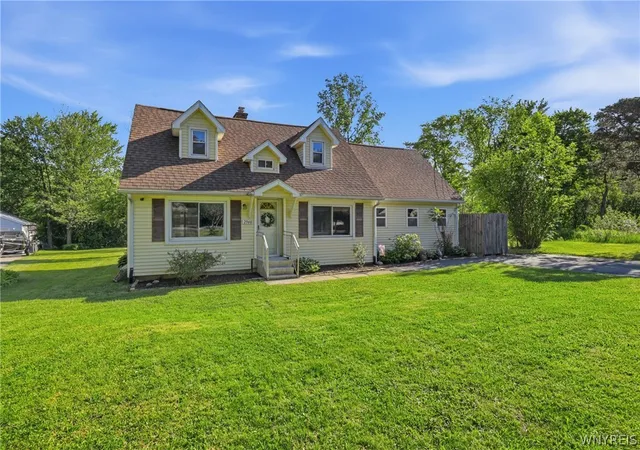 Homes for sale in Hamburg, NY | 2940 Cloverbank Road, Hamburg, NY 14075 | MLS# B1686184